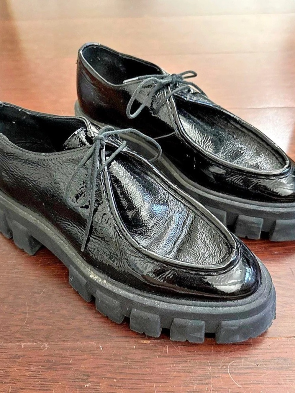 L’intervalle Black Patent Lug Sole Lace-Up Oxford Shoes